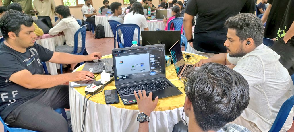parthav_'s tweet photo. Hackathon vibes at #IEDCFest! ⚡️🔨 Building the future of Web3.0 at the "Build on Chain" hackathon at NIT Kozhikode. Let's innovate! 🚀 #Web3 #Hackathon #NITKozhikode https://t.co/lndd6ttyUT