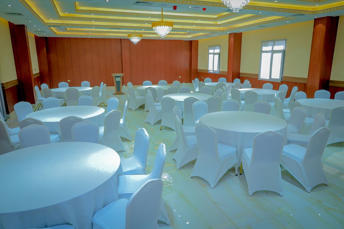 Jeeshotel's tweet photo. Impress your guests and elevate your event with our premium conference halls at Jee's Hotel. State-of-the-art facilities and top-notch service guaranteed.
Book now:+252638533333  for (WhatsApp &amp;Calls)
 #conferences #events #JeesHotel 🏨✨ https://t.co/eiWx1erQKF