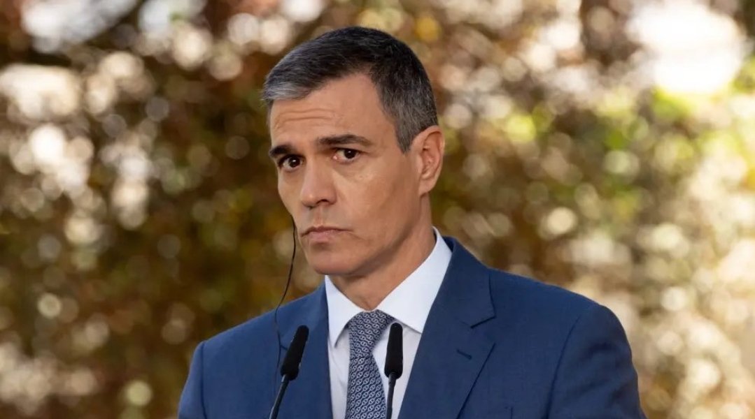 Francis38077319's tweet photo. @LaEtxebarria Sanchinflas, toma nota. Es tu futuro, guapita.😜 https://t.co/NvpXTgMR0h