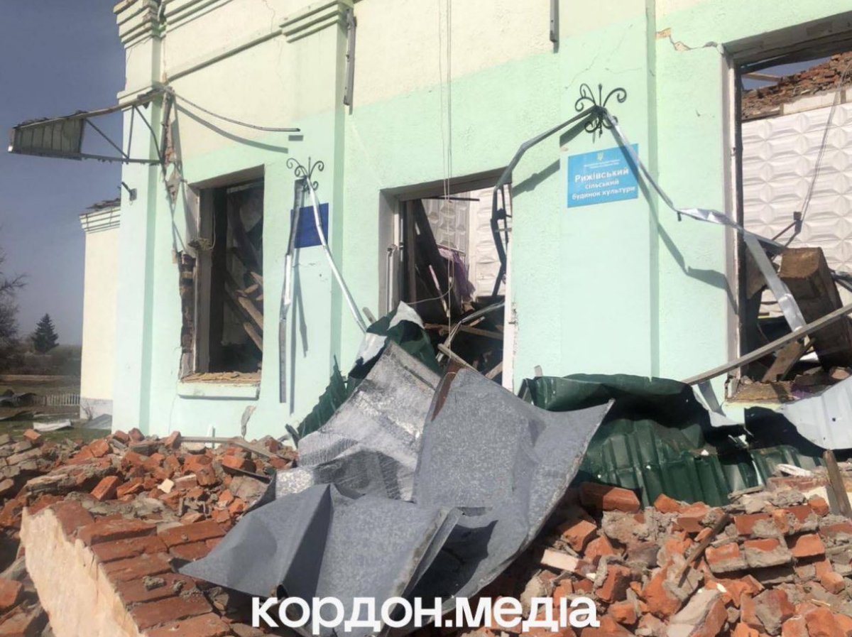 MamedovGyunduz's tweet image. This is what the House of Culture in Ryzhivka, Sumy region, Ukraine, looks like after the attack. Once a vital cultural hub for local residents, its destruction may represent a violation of the #HagueConvention. Since the beginning of the full-scal 🇷🇺 invasion, at least 361