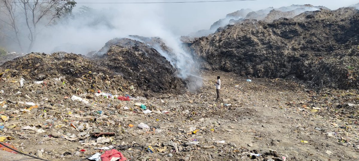 MKathgodam's tweet photo. The Trenching Ground Inspect by the Municipal Commissioner, SNA and others to see the fire in the trenching ground. https://t.co/D1srNVboJW