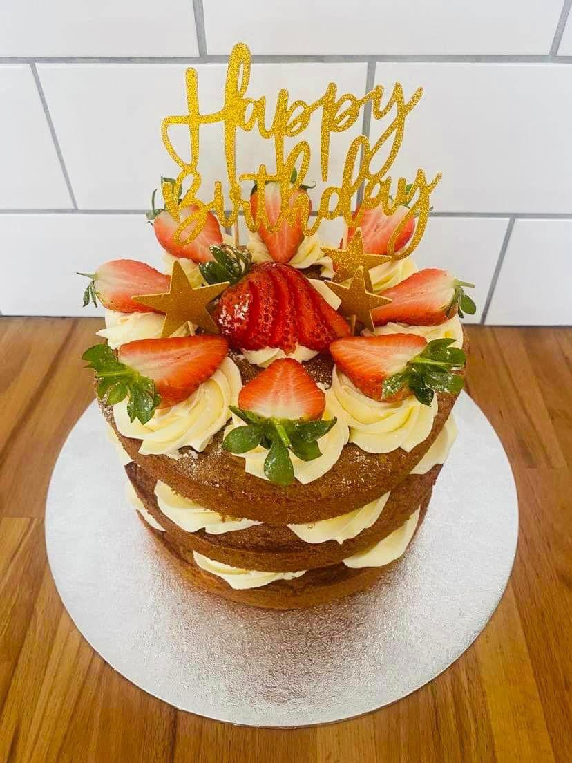 SparrowsTearoom's tweet photo. 🍰 Cake To Order 🍰

Homemade Victoria Sponge with fresh fruit.. 

Available to pre order to be enjoyed in our tearoom at @BishtonHall or at home. 😋

Pop us a message or call 01889 260014 to enquire 📞

#sparrowstearoom #cake #celebrationcake #victoriaspongecake #birthday https://t.co/0ecR6FF7h4