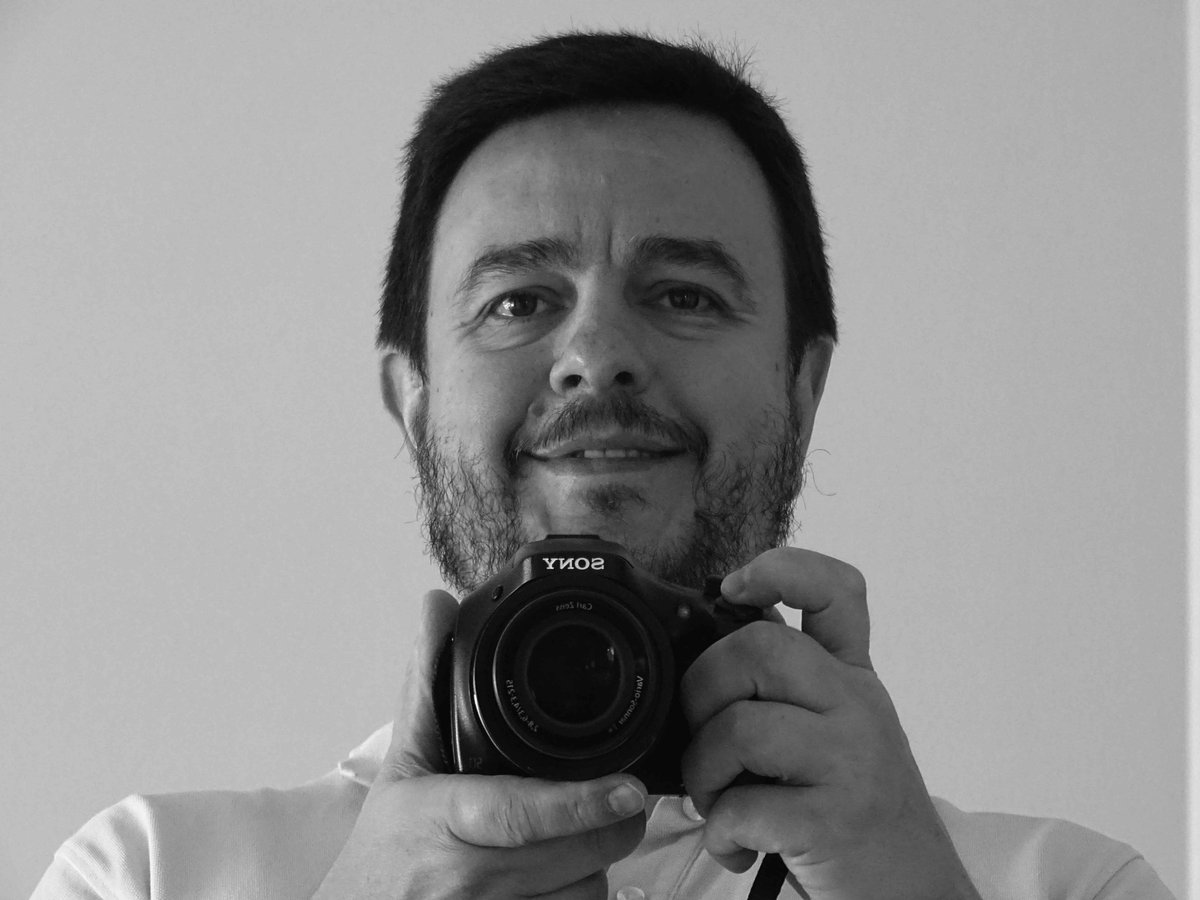 oscarvendrellf's tweet photo. Autoretrat 5 #autoretrat #autoretrato #païsoscatalans #catalunya #landscapephotography #landscape #landscapes #landscape_captures #landscape_lovers #streetstyle #streetsphotography #street #bnw #bnwphotography #bnwmood #bnw_greatshots #bnw_captures #bnw_rose #landscapestyles #jo https://t.co/qVFHcPcLEU