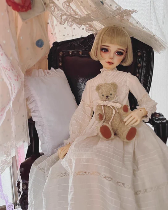 #もしよかったらぬいぐるみを抱っこするドールを見せてくださいじぶんのお人形にくまをあげたくて作ったブランドなので。 