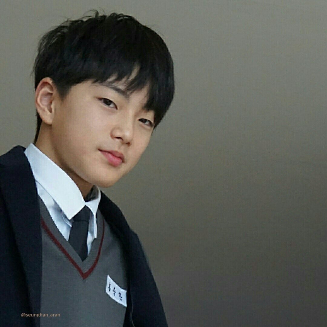 dearhoneysh's tweet photo. กรี๊ดดดดดดดดดดดหนุ่มตี๋มัธยมฮง ซึงฮัน หล่อแต่เด็กเลยโว้ย555555555555 https://t.co/YvuRJjx8lt