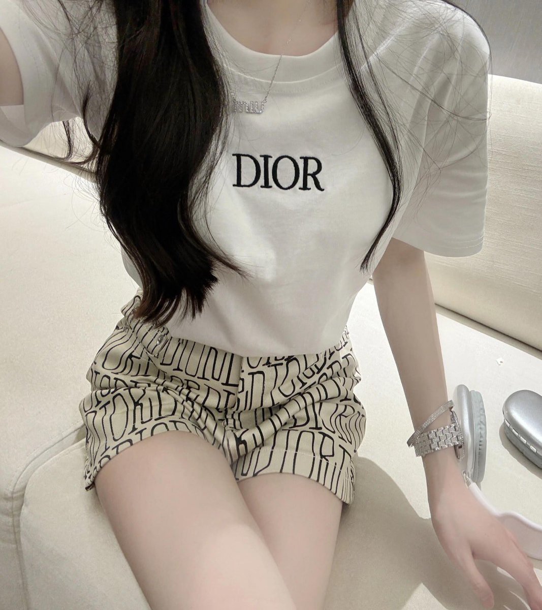 Encrypt_Kate's tweet image. 友達と遊びに行く予定です。まだ時間が早いです🥰