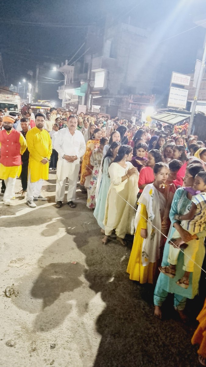 npppaliakalan's tweet photo. ☣️ जीरो वेस्ट इवेन्ट की परिकल्पना के साथ @npppaliakalan में निकाली गयी महर्षि वाल्मीकि की शोभायात्रा

☣️ शोभायात्रा के मार्ग की झाड़ू लगाकर सफाई से स्वच्छता की अनूठी मिशाल दिखाई दी जो आगामी स्वच्छ सर्वेक्षण में शहर की रैंकिंग को उत्कृष्ट किये जाने में सहयोगी होंगे।

#zerowaste https://t.co/qANCyKDygA