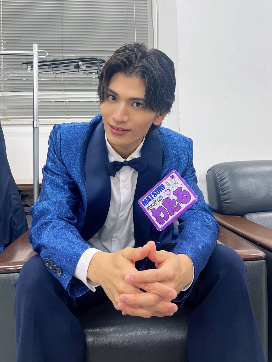 本日は #ゆめタウン博多 さんでLIVE！ ほぼ等身大のとても立派なパネル