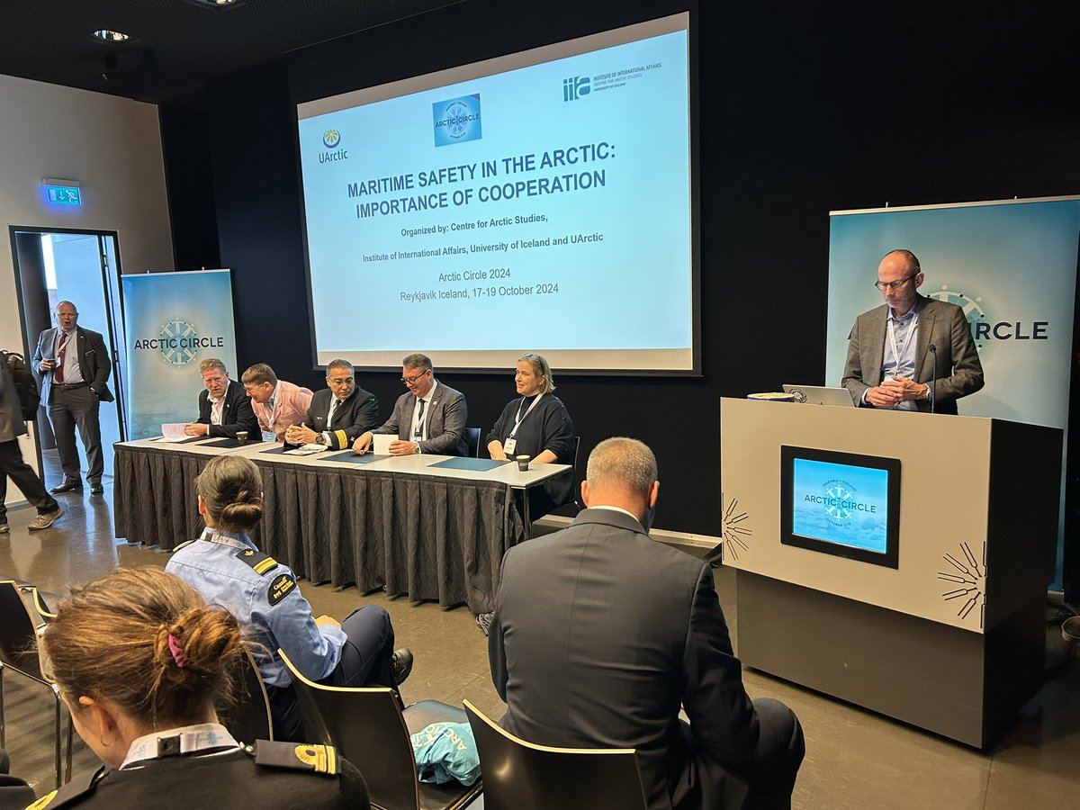 svanes_t's tweet photo. Important topic at @_Arctic_Circle : Maritime safety in the Arctic. 🇳🇴🇮🇸 https://t.co/OaJ3cxslrG