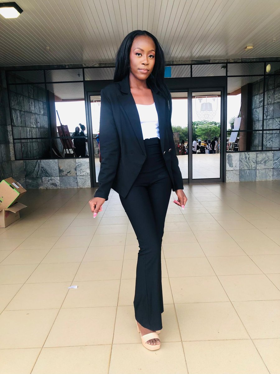 ermaakelo's tweet photo. 🎓👩‍🎓❤
#classof2024 https://t.co/6MMf4uBi04