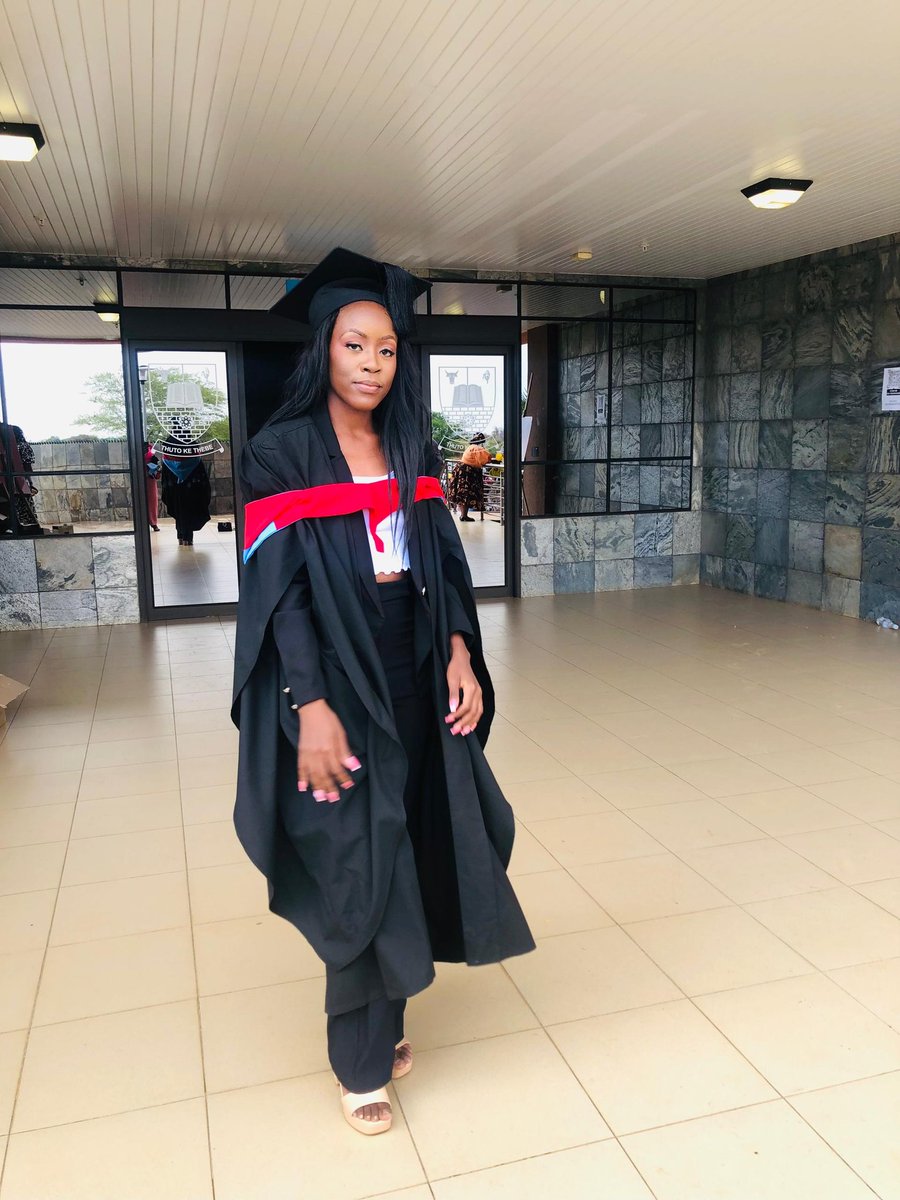ermaakelo's tweet photo. 🎓👩‍🎓❤
#classof2024 https://t.co/6MMf4uBi04
