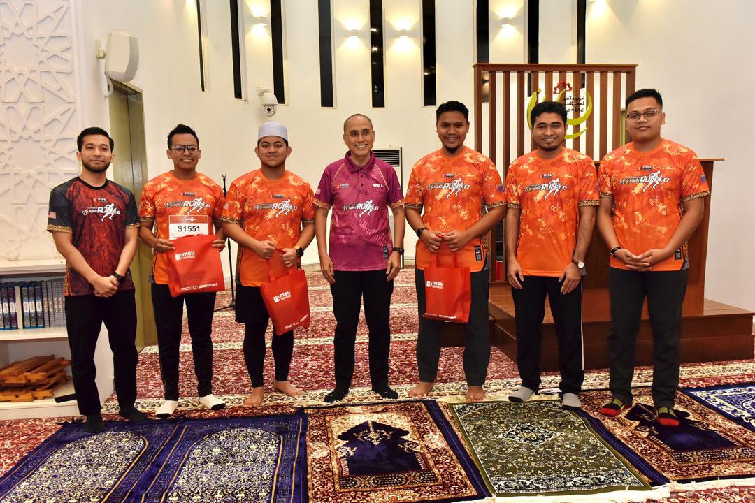 MohdShukriYajid's tweet photo. Attended the #SubuhSepertiJumaat program organised by @ICCMS, in conjunction with @MSUmalaysia International Songket Run 4.0. Thanks to motivator Daie Izzhar, Zayyan FM DJ &amp; singer Anas Tahir and Qari Ammar Mukhlis on the knowledge sharing with #MSUrians. https://t.co/J6JFyWXvKd