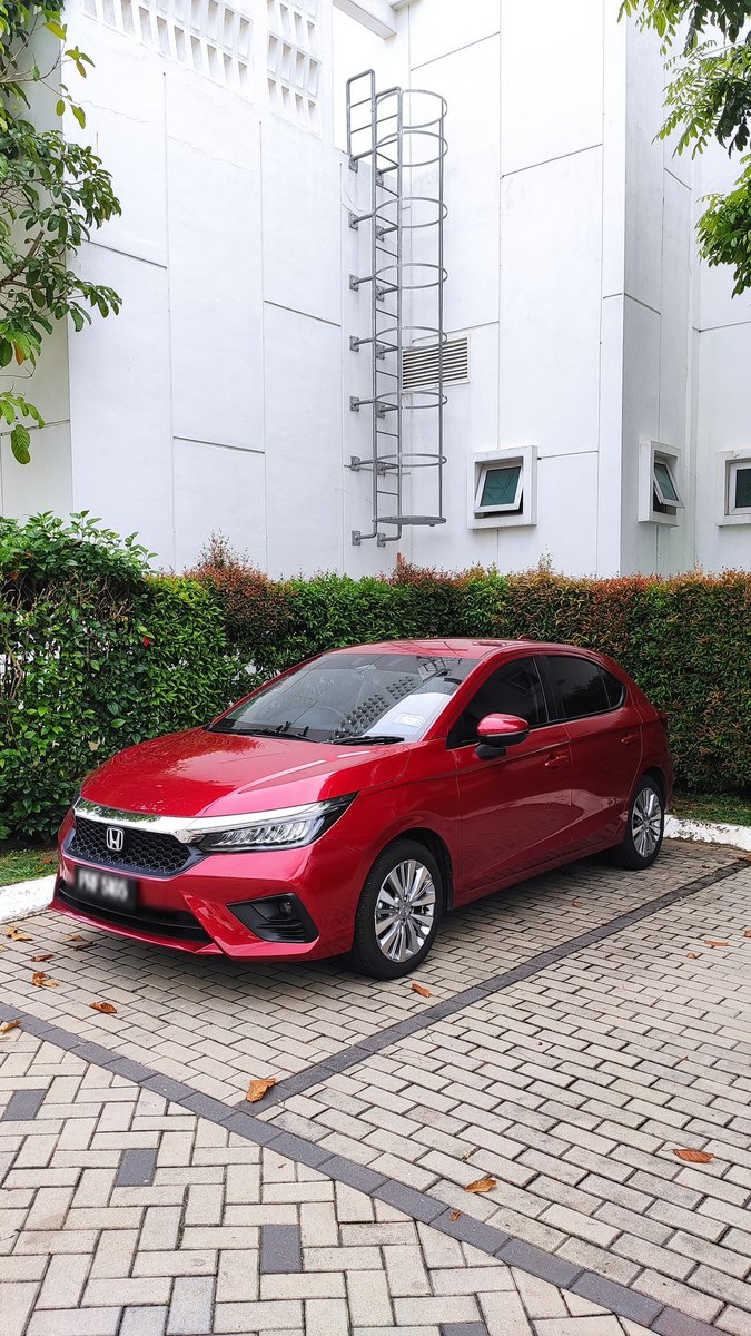 teohyeeling's tweet photo. The coolest ignite red hatchback https://t.co/WliVQEPi7i