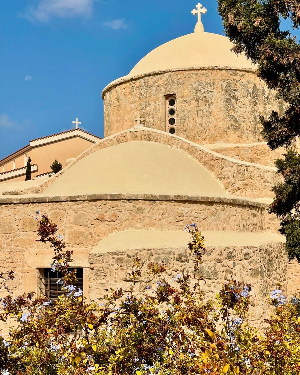 visitcyprus's tweet photo. 📍 Located just 3km from Pafos in the charming village of Empa, Panagia Chryseleousa is a stunning stone-built church, with its oldest section dating back to the 12th century! Step inside to discover rare frescoes &amp; admire centuries-old icons. ✨#VisitCyprus 📷 IG artinthebigcity https://t.co/RN6cPH4Vk4