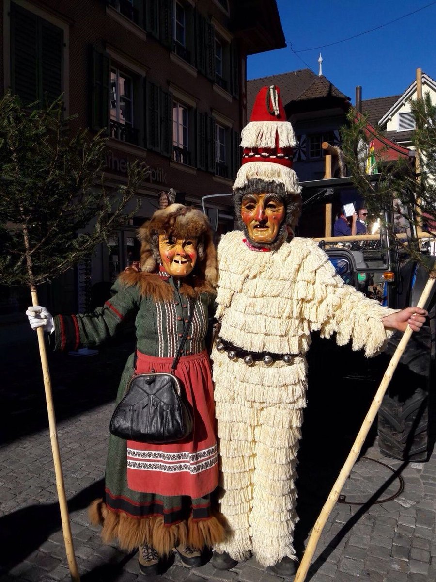 KapoObwalden's tweet image. Aufgrund der #Älplerchilbi 👩‍🌾👹👨‍🌾in Sarnen ist die Brünigstrasse zwischen dem Hotel Krone und dem Hotel Obwaldenerhof #gesperrt 🚙💨⛔. Die Durchfahrt ist am Samstag,  19. Oktober 2024, von 13:00 Uhr 🕐 bis 17:00 Uhr 🕔 nicht möglich.