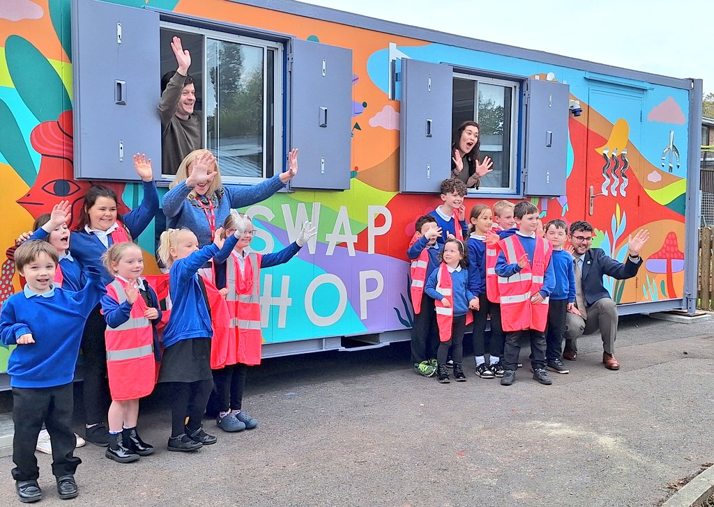 WmPowell2021's tweet image. What a magical Friday afternoon at @PrioryCIWSchool - diolch am y gwahoddiad @MissClairePugh. Great to see the pupils&apos; delight, as well as the pride of parents, staff &amp;amp; governors at the opening of the new #SwapShop, made possible by the inspiration &amp;amp; support of @greenmantrust 🙏