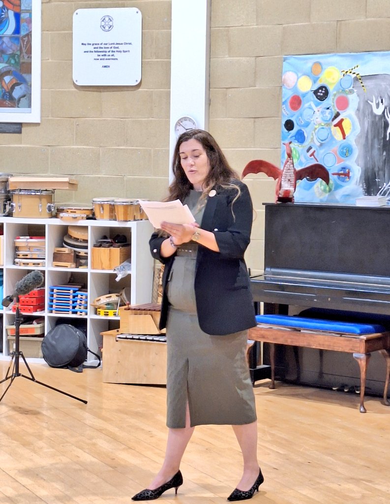 WmPowell2021's tweet image. What a magical Friday afternoon at @PrioryCIWSchool - diolch am y gwahoddiad @MissClairePugh. Great to see the pupils&apos; delight, as well as the pride of parents, staff &amp;amp; governors at the opening of the new #SwapShop, made possible by the inspiration &amp;amp; support of @greenmantrust 🙏