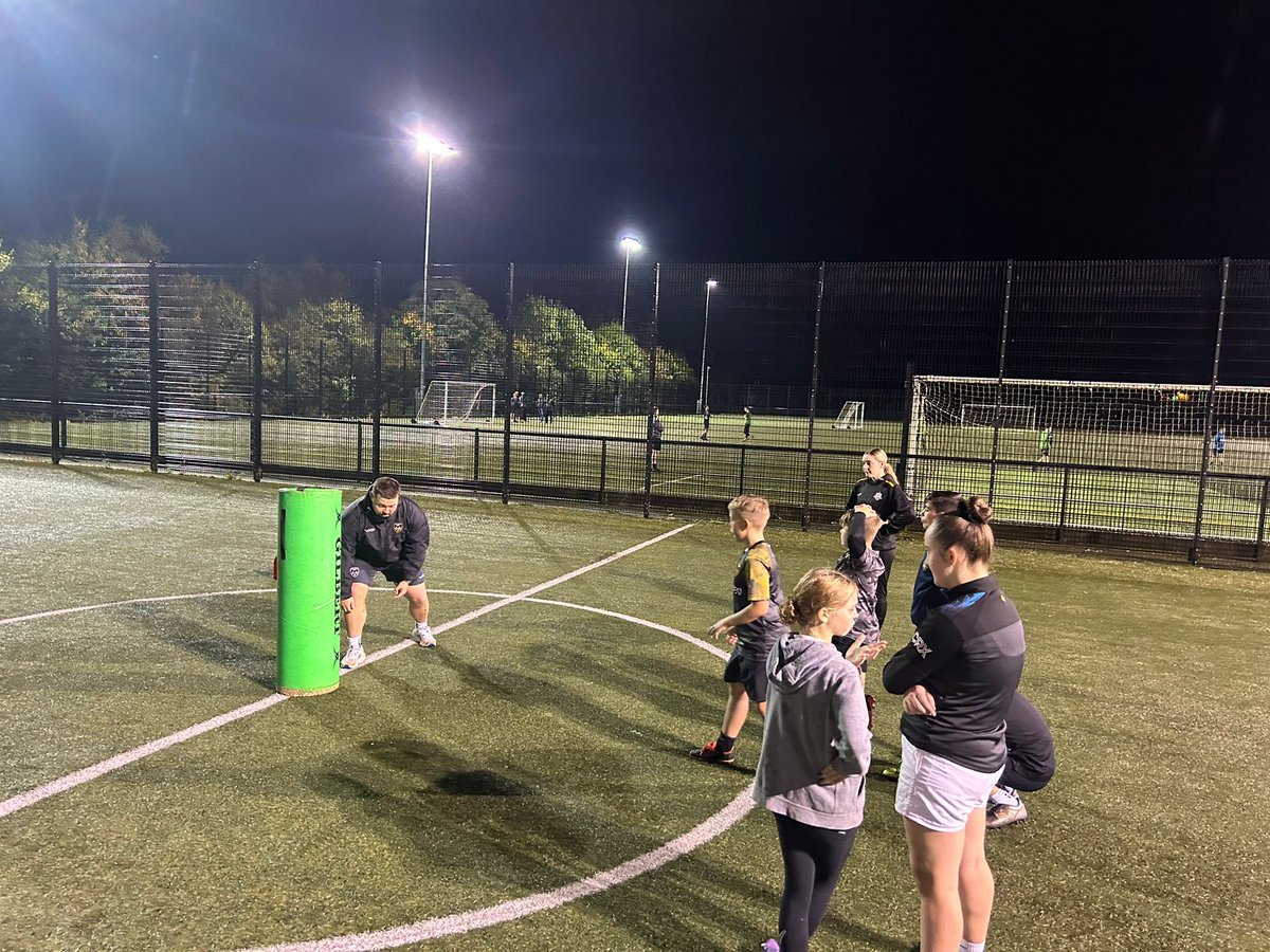 DRA_Community's tweet photo. Another top week out in the community delivering the “Give Rugby A Try “ project with @BGYouthService services at Tredegar, Ebbw Vale and Abertillery.
We’re back Monday at Tredegar Sports Centre , pop over and give it a go .
@dragonsrfc
#dragonsfamily #outreach #offthestreet https://t.co/xl9WBrfyk7