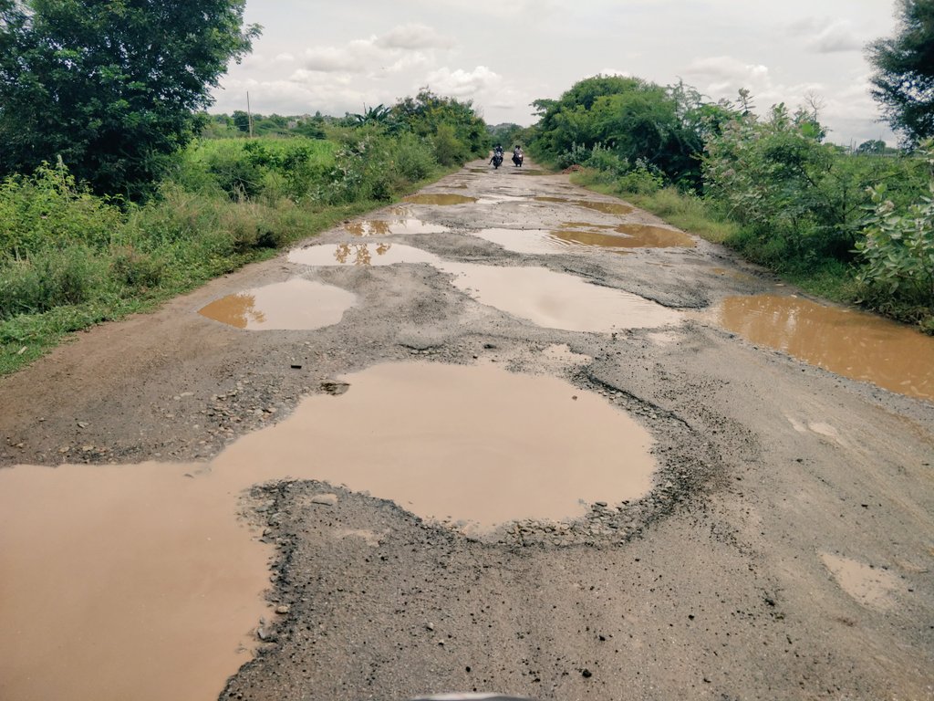 Gowthamnandan's tweet photo. @PawanKalyan @DeputyCMAP
@ncbn i would like to bring the issue to your notice roads are very damaged Thambalapalli constitution (gudupalli cross to vaya Buddalavaripalli village kalavapalli Post) i would request you to please do the needful https://t.co/VBE2YLq3eu