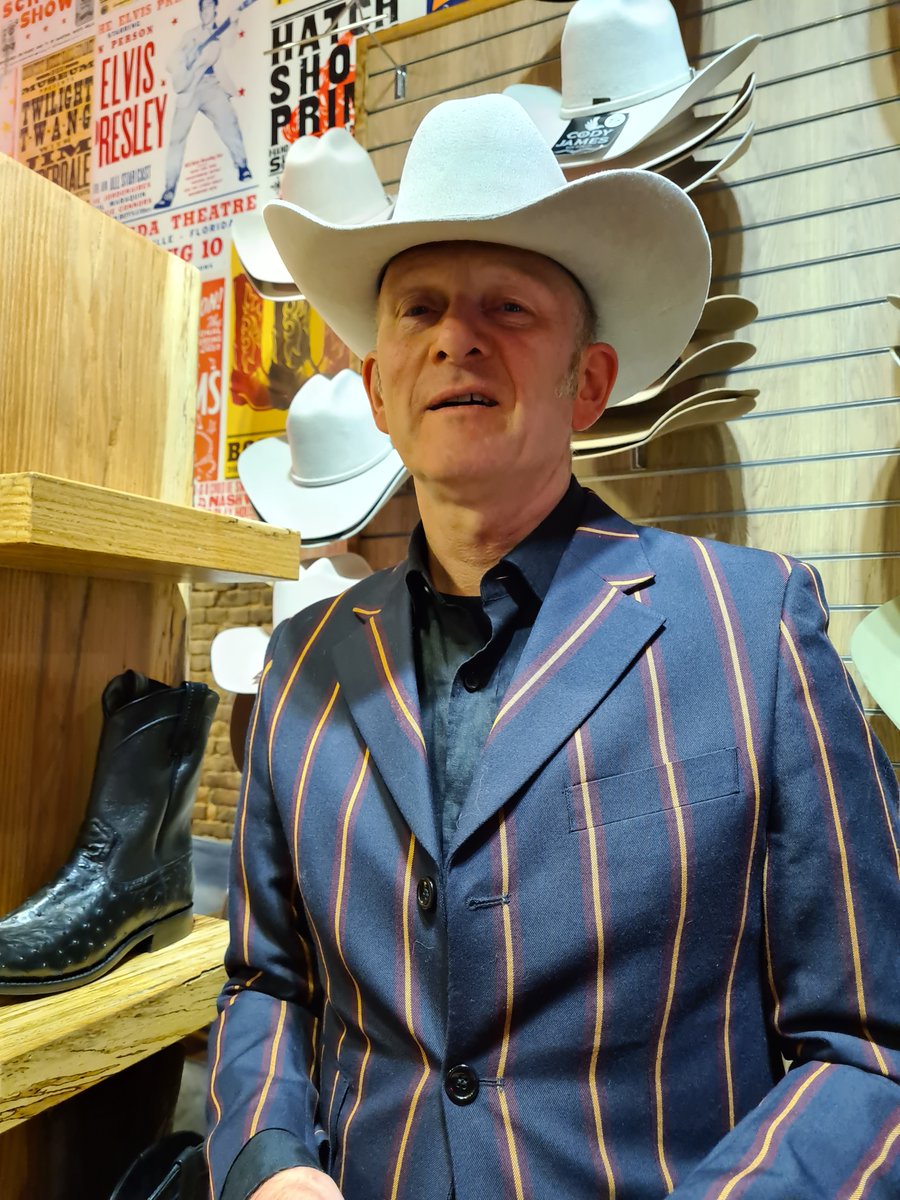 MickPuck's tweet photo. Hell, I met me a brand new cowboy, sure is a sharp-dress' man #FamousJames #TheWaterboys https://t.co/fc9tPHEuJ5