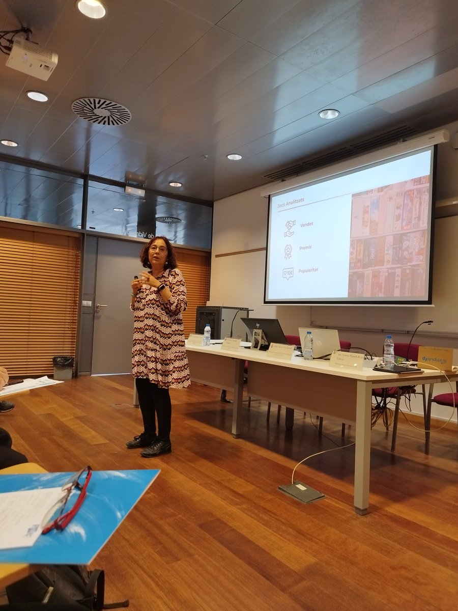 Comença la 3a Jornada de diversitat i inclusió en els jocs de taula de l'Associació Ment Lúdica amb la Conferència Inaugural a càrrec de <a href="/Noeblanch/">Noemí Blanch, en 🩵☁️ soy noebla</a> "Els jocs de taula moderns: anàlisi amb mirada feminista" 🎲♀️

"Sóc jugaire i sóc feminista "