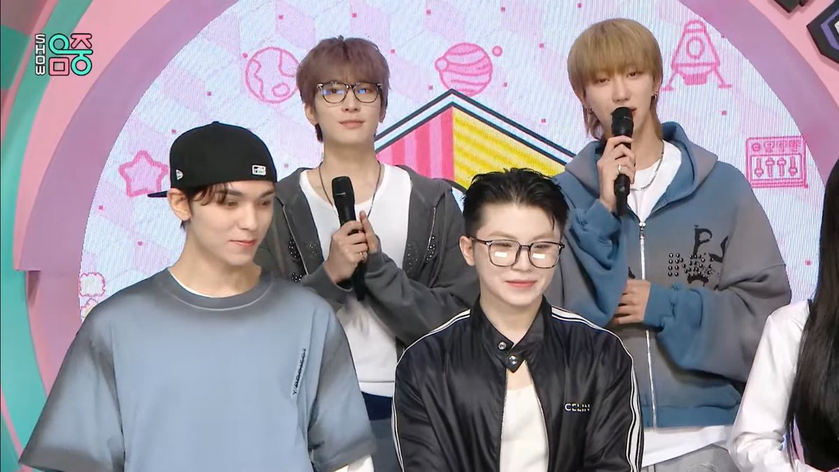 321gyu's tweet image. nightmare project group (no one wants to do the final presentation)