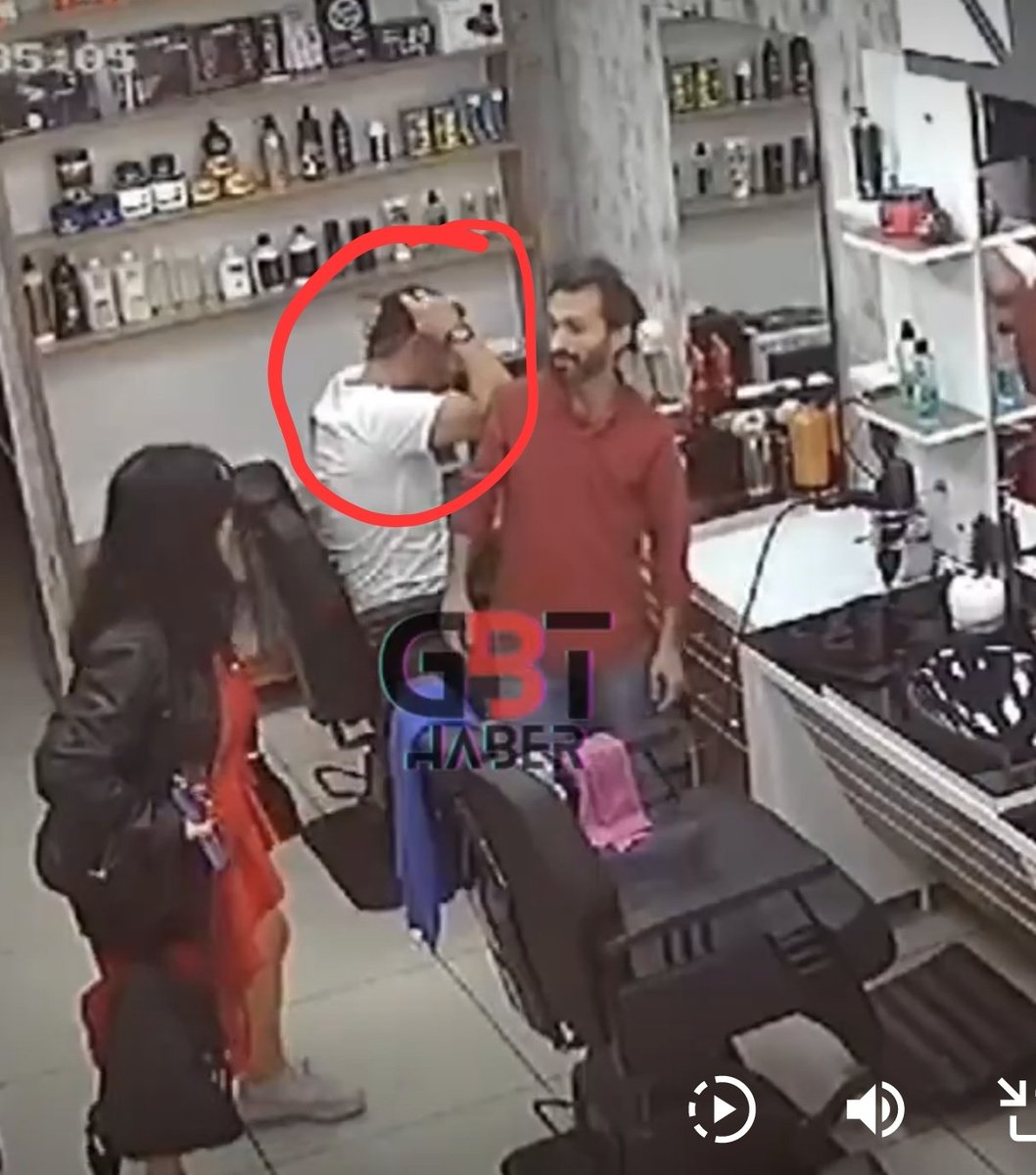 <a href="/isthavadis34/">İstanbul'da Havadis</a> 'Mahalle yanarken orosqu saçını tararmiş'in fotosu 
Bi zahmet ayirin .
Ayrica, cinsiyet fatketmez kimsenin kimseye bunu yapmaya hakkı yok