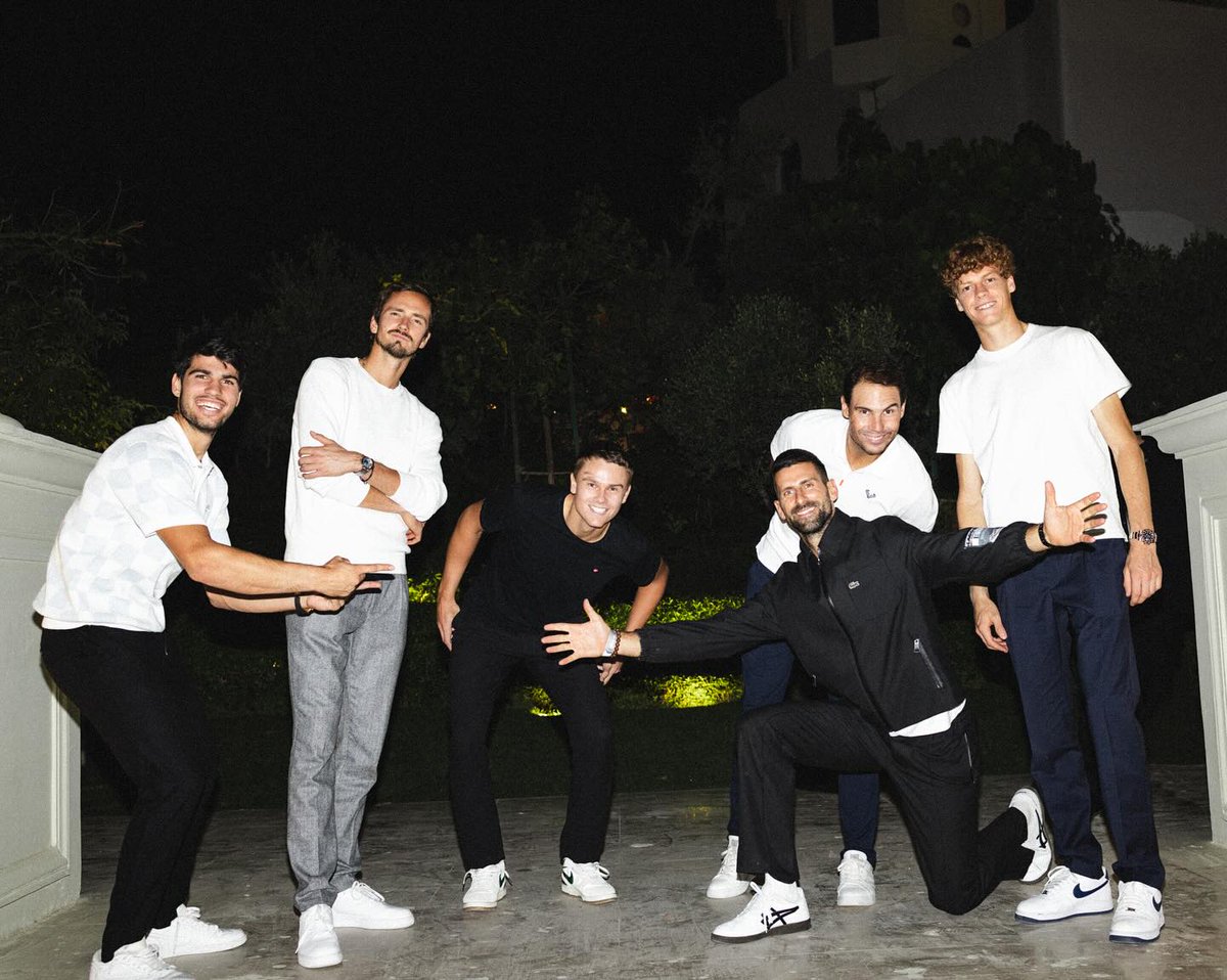 TennisTV's tweet photo. A fun night out for the Six Kings 👑

(via @djokernole IG) #SixKingsSlam https://t.co/aKGK8P8Yqb