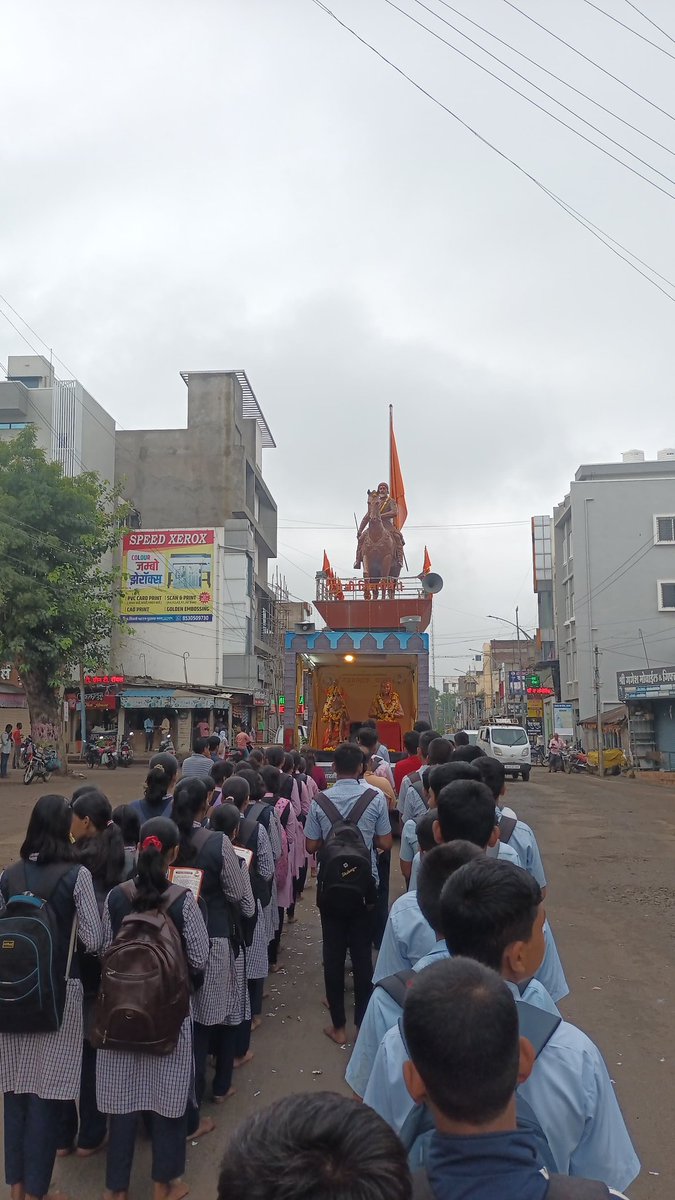 ABVPSangli's tweet photo. अ.भा.वि.प. सांगली विभाग
" शिवमल्हार यात्रा "
दि.१९-१०-२०२४ रोजी
श्री शिवतीर्थ तासगांव येथे पूजेच्या वेळी मोठ्या संख्येने ग्रामस्थ व विद्यार्थी उपस्थित होते. तसेच "छत्रपती शिवाजी महाराजांचे व पुण्यश्लोक अहिल्यादेवींचे हिंदूत्व" या विषयाची मांडणी केली.

#ShivMalharYatra
#ABVPSangli https://t.co/FkpHVzvT1z