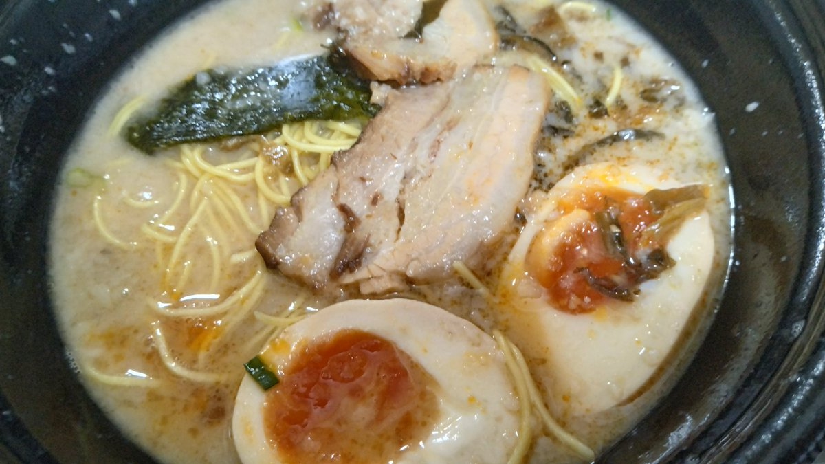 _coolrisky_'s tweet photo. ラーメンと餃子

拉麺
餃子

朝昼晩飯？
ウーバーイーツ

#ラーメン
#餃子
#ずんどう屋 https://t.co/VxLagr2kUr