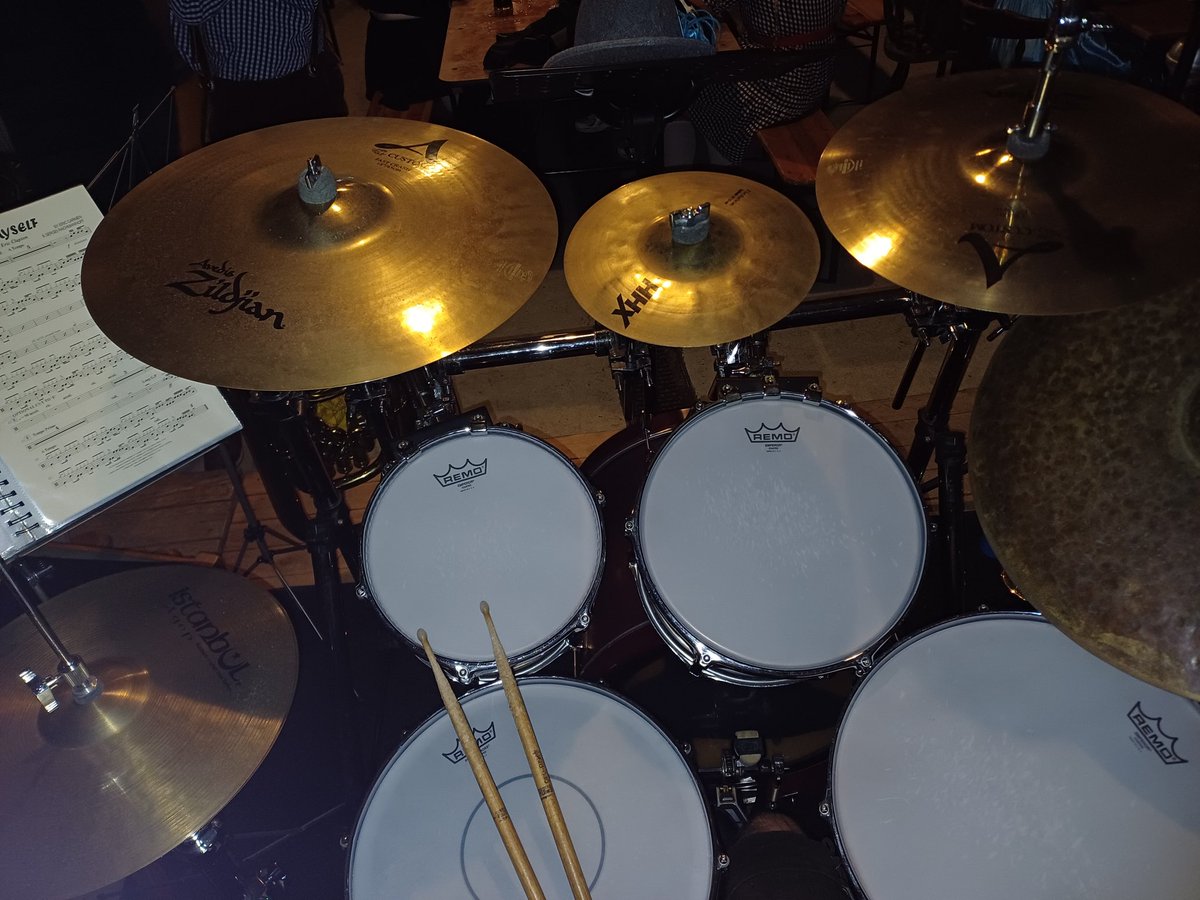MartynMusicMan's tweet photo. Had a good gig last night with @BrightonBrass at @HairyDogBrewery . Mid-set drum repair and broken sticks..a proper gig! https://t.co/kVwnZYie3K