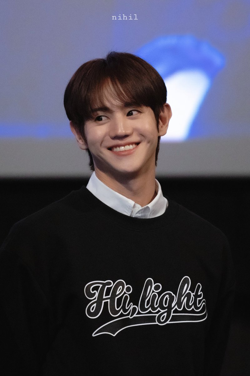 241019 하이라이트 무대인사 #요섭
오늘 행복 충전 완💛