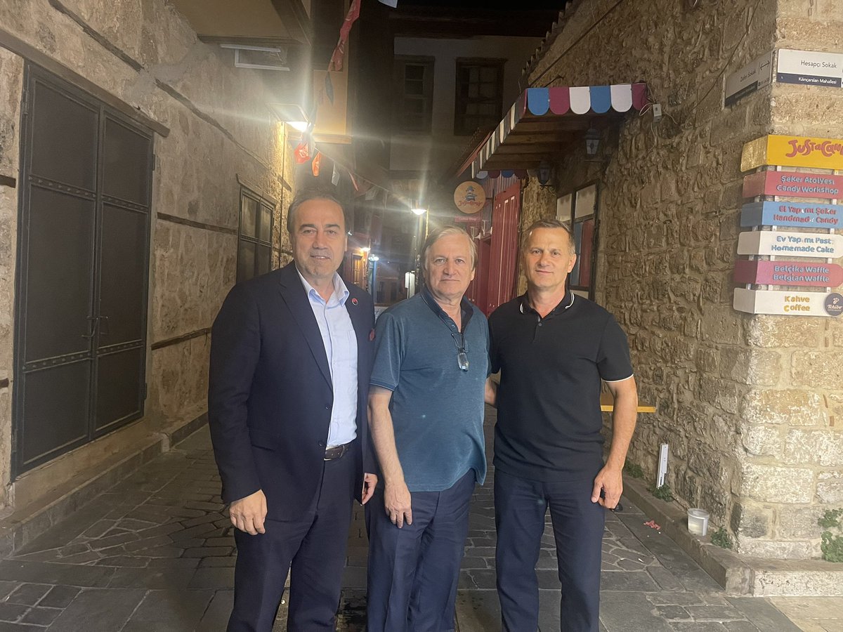 atikuemp's tweet photo. Antalya Vali Yardımcısı Mustafa Hulisi Arat, Gagavuzya Özerk Türk Yeri’nin başkenti Komrat’ın Belediye Başkanı Sergei Anastasov ve ATİK Genel Başkanı Aziz Şahin ile istişarelerde bulundu. https://t.co/pB7gAX4TuZ