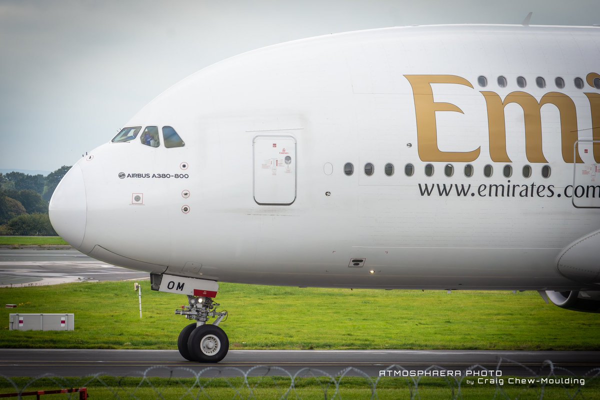 tmosphaera's tweet photo. #avgeek @emirates @Airbus A380-800 A6-EOM #aircraft #aviationgeek #plane_picture #dailyplanepics #excellentaviation 
@PlaneSpotIsCool @AeroResource #Thinkplanes @endaburke81 @_airlinerworld #aviation https://t.co/ipfCsV9OTe
