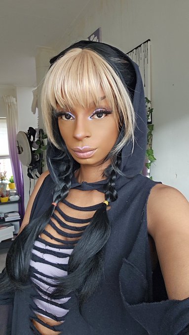 Goodmorning, get ready to send for coffee and breakfast. I have a very exciting photo and video shoot