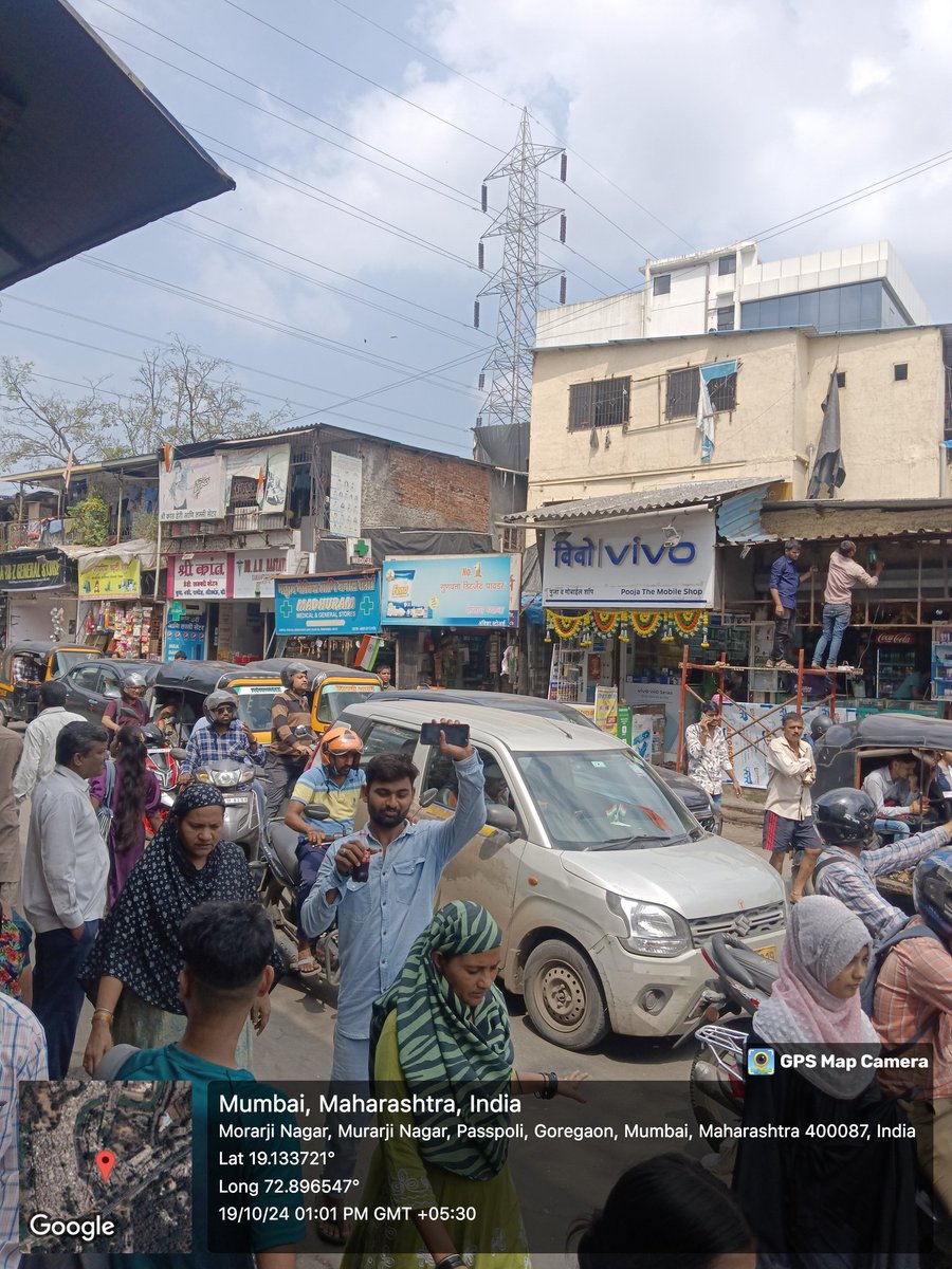 shaikh62745984's tweet photo. The worst traffic situation is always the same issue in Powai no single officer are available 
@CMOMaharashtra 
@Dev_Fadnavis 
@CPMumbaiPolice 
@MTPHereToHelp 
@powaiinfo https://t.co/vt17Gl3DUm