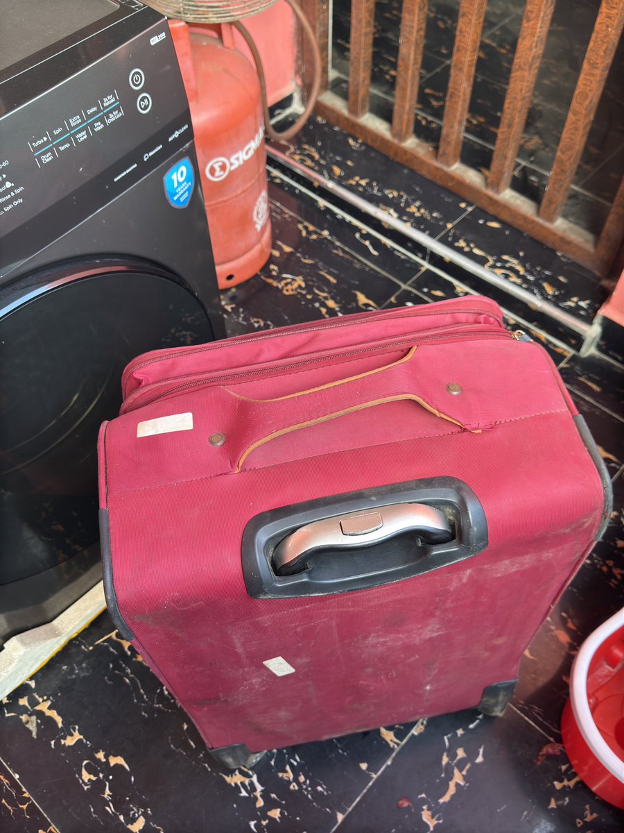 Allezamani's tweet photo. Fairly used classic Swiss Polo traveling bag selling for 450,000 Naira only.

Help repost, my customer is on your timeline. https://t.co/mkXHeA7c1P