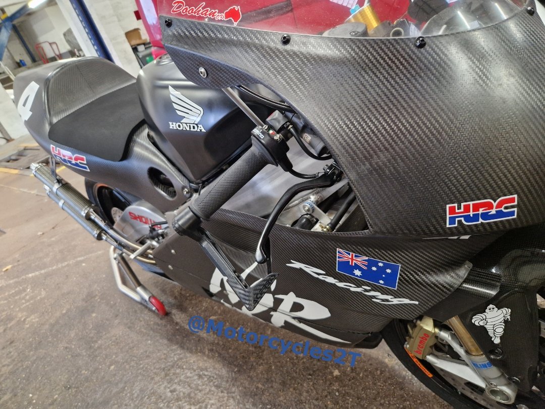 Motorcycles2T's tweet photo. MOT time for some winter miles 😁
#Honda #NSR500 #MotoGP #WinterHack https://t.co/yXPRPjBz3o