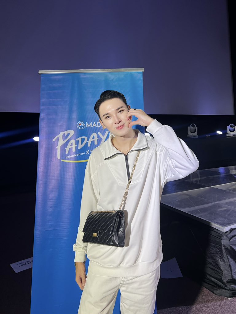 starhuntabscbn's tweet photo. LOOK: #SkyQuizon as one of the guest speakers at the #MADTalksPadayon in SM Megamall. ✨
#MADTalks https://t.co/8W99XOT98s