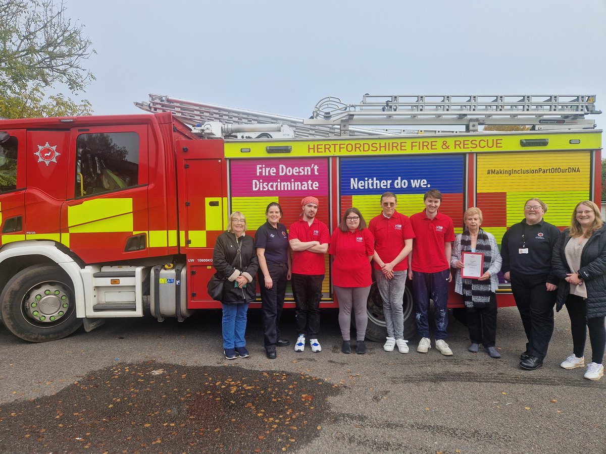 sammybarrymears's tweet photo. Yesterday, I was privileged to meet these young
people who are completing 
@kingstrust with @hertsfire. They have been refreshing Highfield Community Centre, sanding, and painting in the toilets
and hallway.

The next step for them is work experience. They're going to smash it! https://t.co/WgXwSXVgJc