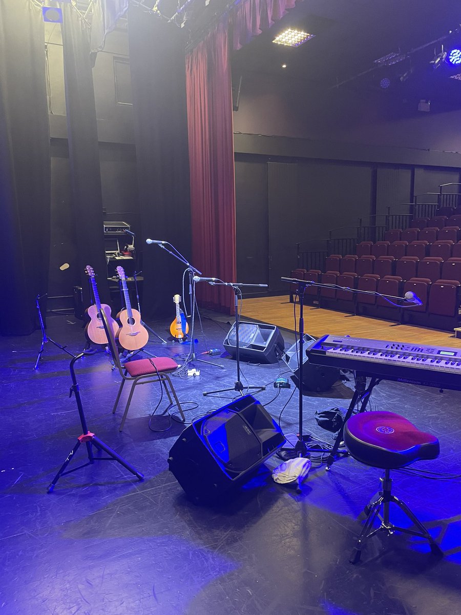 The stage is set. Another beautiful night supporting <a href="/paulbradysongs/">Paul Brady</a> at <a href="/thevenueratoath/">The Venue</a>. Gorgeous audience &amp; vibe and truly lovely staff team there