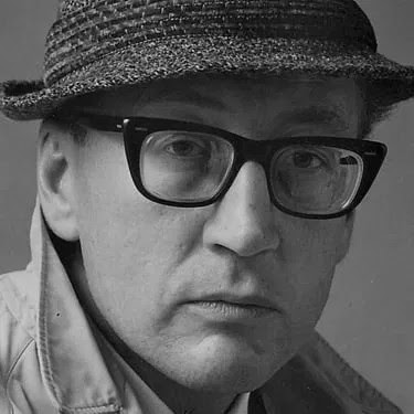 daveainsworth63's tweet photo. Remembering the great actor Bernard Hepton who was born on this day in Bradford in 1925. He died in 2018. #BernardHepton #Bradford #ElizabethR #TheSixWivesOfHenryVIII #TinkerTailorSoldierSpy #IClaudius #TheSquirrels #SecretArmy #Kessler #AnInspectorCalls #TheOldDevils #Emma https://t.co/QancZ0DLgJ