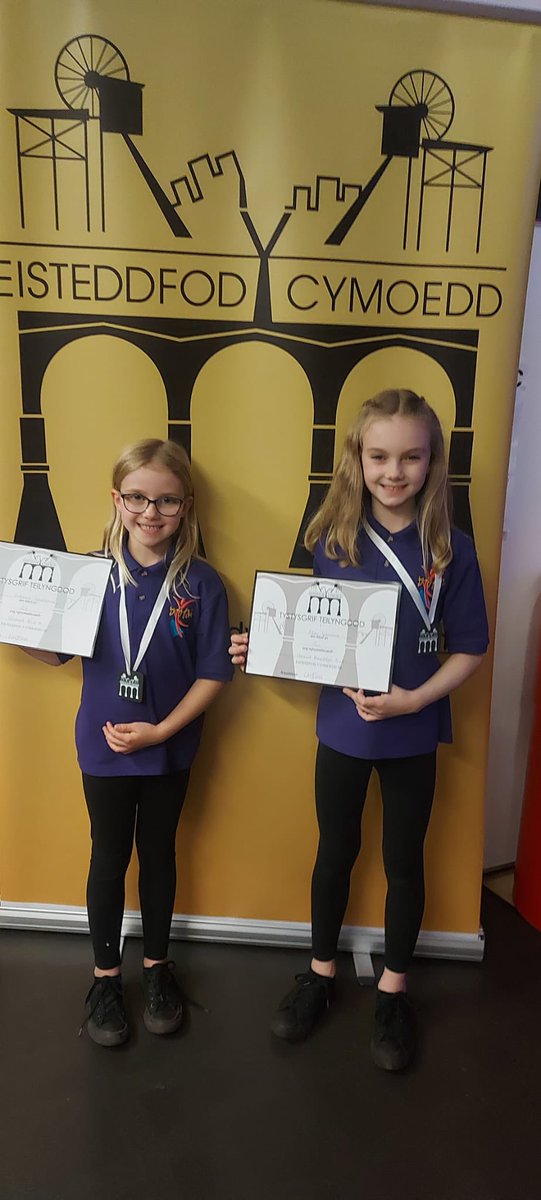 Llongyfarchiadau enfawr i Gwenno ac Elan ddaeth yn ail yn unawdau Eisteddfod y Cymoedd neithiwr. Huge congratulations to Gwenno and Elan who came second in the Eisteddfod y Cymoedd last night 🎼🏴󠁧󠁢󠁷󠁬󠁳󠁿 <a href="/eistycymoedd/">Eisteddfod y Cymoedd</a>