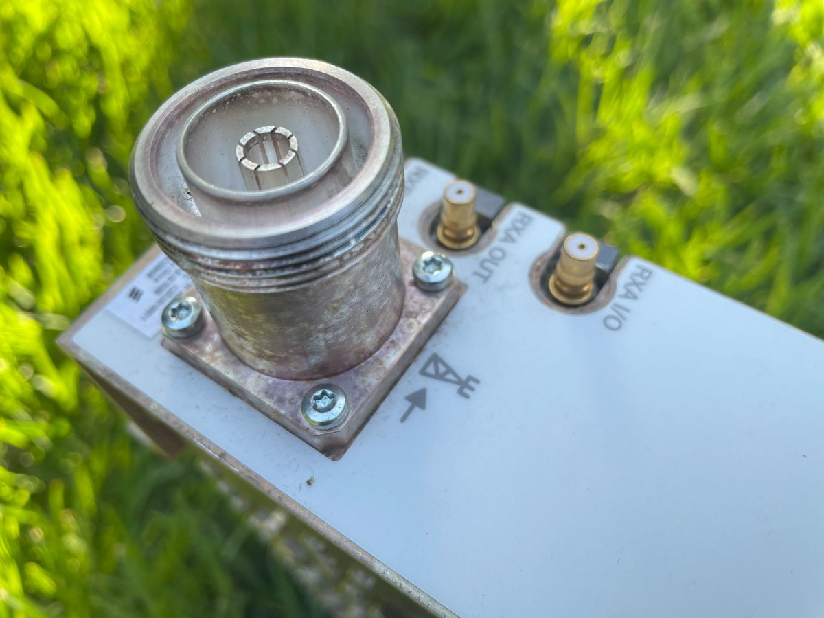 JanusCycle's tweet photo. With Australia's 3G networks now being ripped out, it's never been a better time to grab some tossed out infrastructure #3GShutdown
Though I believe this abandoned Ericsson RUS 02 B28B is actually for the 2G section of a mobile phone base station. https://t.co/fYbPuJiL0x