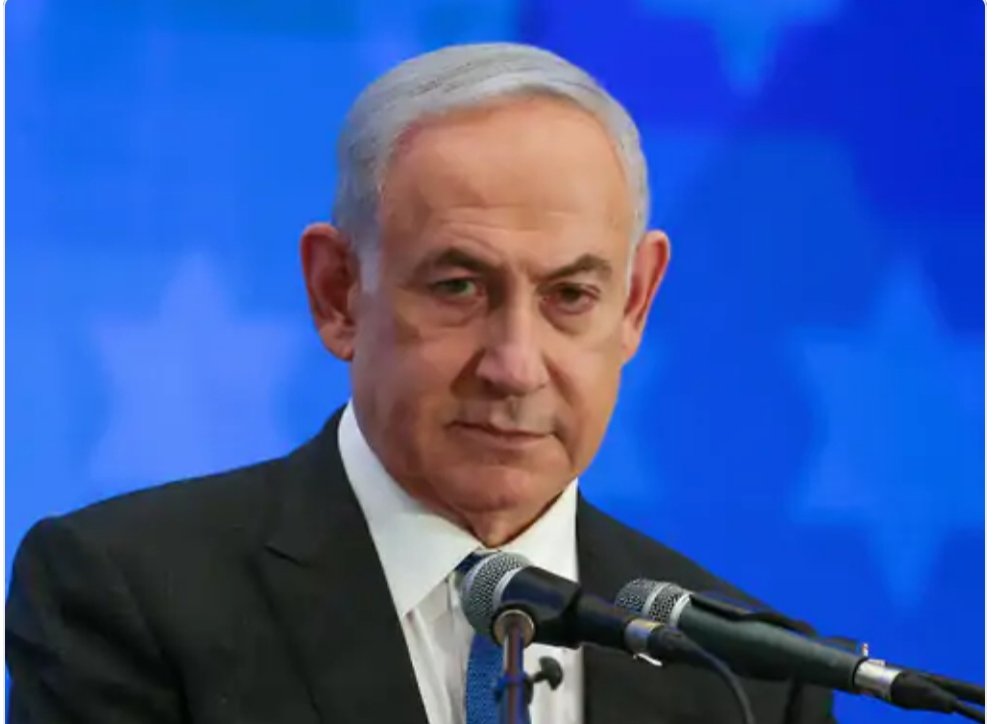 🚨#BIGBREAKING 
ISRAELI PM NETANYAHU DRONE ATTACK ON HOME:
!
Hezbollah carried out a drone attack on the house of Israeli Prime Minister Benjamin Netanyahu on Saturday. According to Times of Israel, Israel's Prime Minister's Office has also confirmed this.
#BenjaminNetanyahou