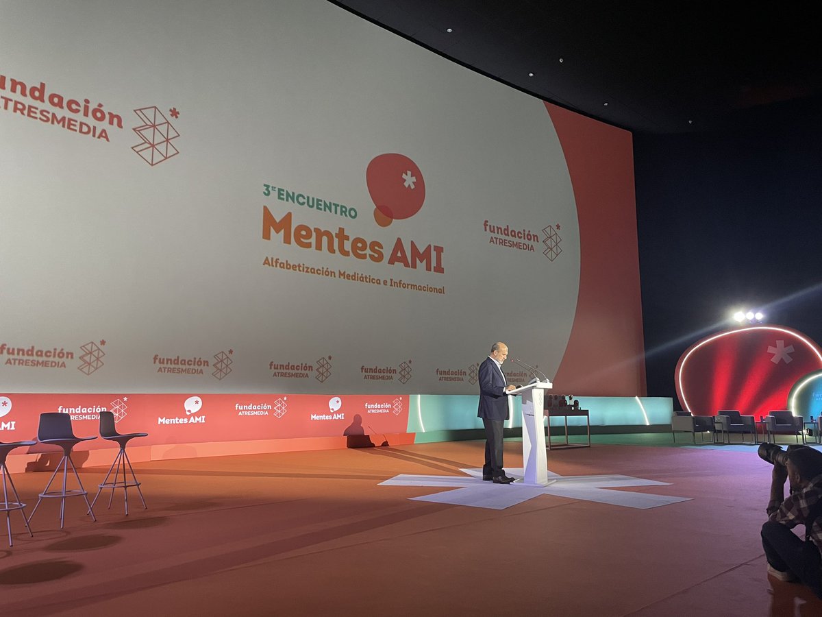 PlatinoEduca's tweet photo. Javier Bardají, CEO de @atresmediacom da la bienvenida al Encuentro #MentesAMI2024 💡de @FundATRESMEDIA 👏🏽 https://t.co/hrN78Rd89k