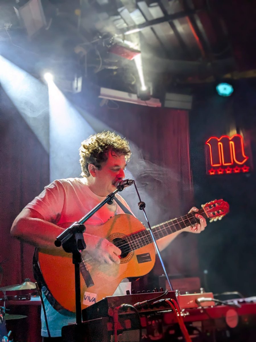 El próximo sábado 26, tocamos Gúdar
con <a href="/candelaesga/">Candela</a> en <a href="/Almo2bar/">Almo2Bar Bcn</a> 

Venimos engorilaos del concierto de Madrid. Tocaremos más canciones 😏
Tenemos ganas de veros y celebrarnos. 🍾 🥳 

👇
link.dice.fm/AdbcGatrOMb?sh…