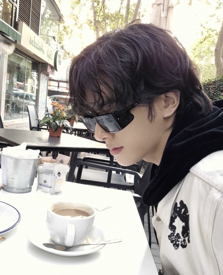 sjydaiIy's tweet image. 🍨🤍☕️ #JAKE #엔하이픈_제이크