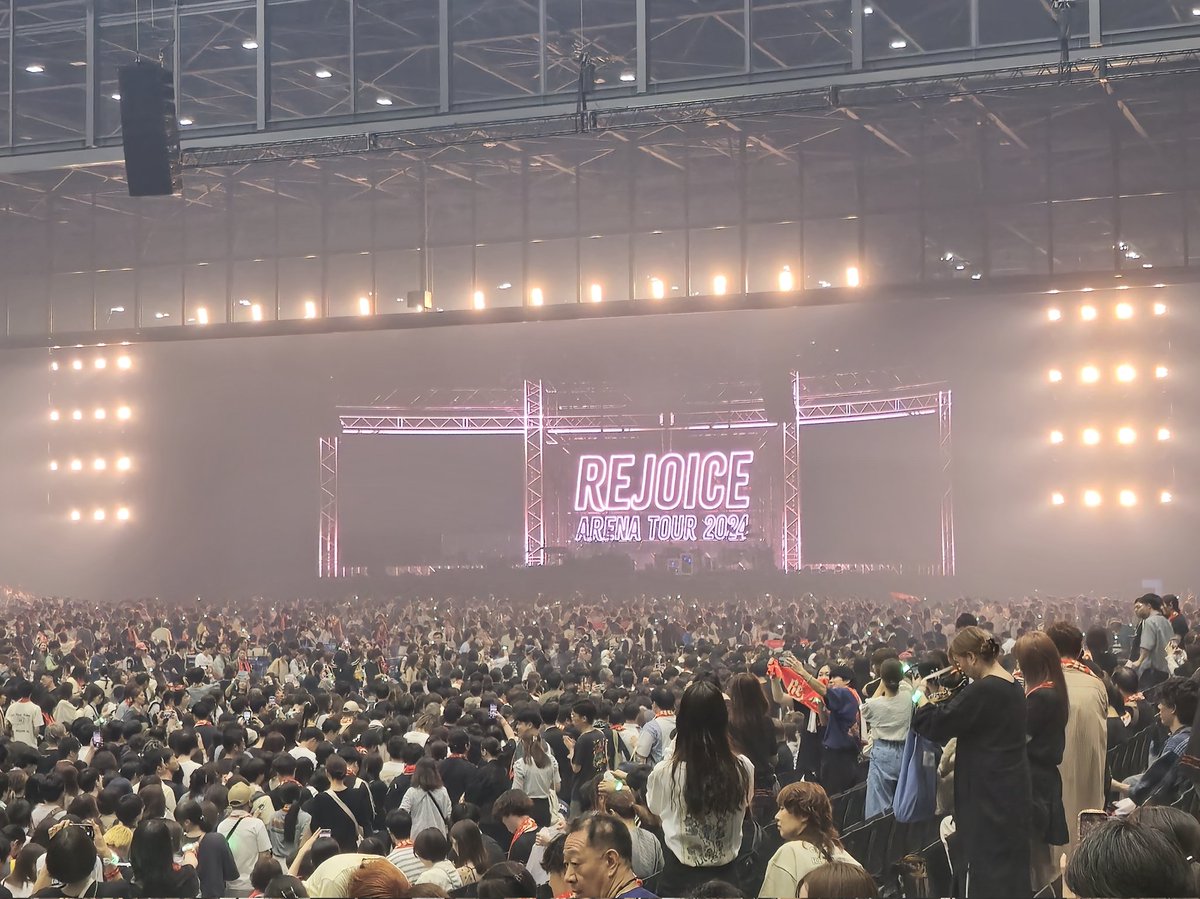 muu_dism's tweet photo. 余韻に浸ってたから投稿遅くなっちゃったけど、楽しかったです。あとベルト緩めに行くさとしが可愛すぎました。 #Rejoice  #Official髭男dism https://t.co/MSWYM0OI8P