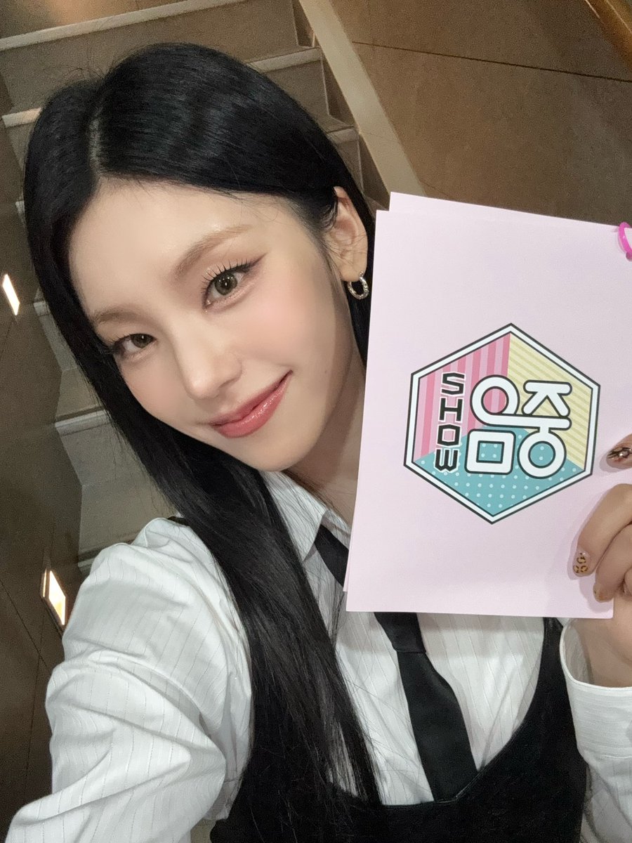 ITZY tweet media